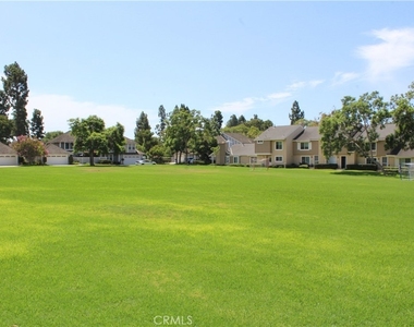 111 Greenfield - Photo Thumbnail 15