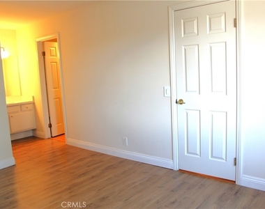 111 Greenfield - Photo Thumbnail 5