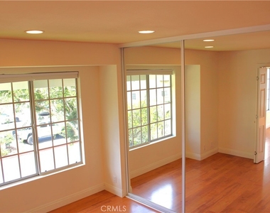 111 Greenfield - Photo Thumbnail 6