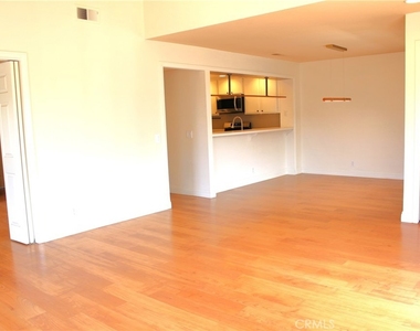 111 Greenfield - Photo Thumbnail 3