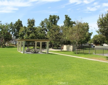 111 Greenfield - Photo Thumbnail 14