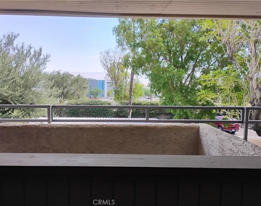 420 N Villa Court - Photo Thumbnail 3