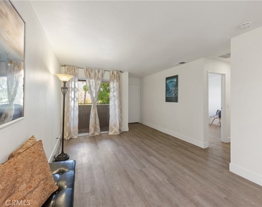 420 N Villa Court - Photo Thumbnail 6