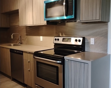 420 N Villa Court - Photo Thumbnail 1
