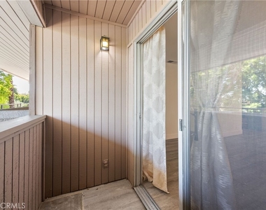 420 N Villa Court - Photo Thumbnail 15