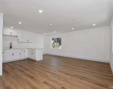 24543 Penfield - Photo Thumbnail 8