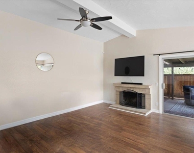 274 Boleroridge Place - Photo Thumbnail 4