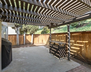 274 Boleroridge Place - Photo Thumbnail 15