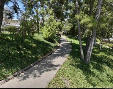 274 Boleroridge Place - Photo Thumbnail 27