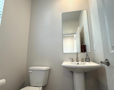 1528 Wingwood Lane - Photo Thumbnail 8