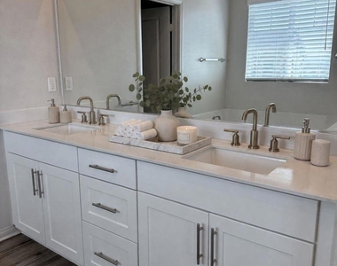 1528 Wingwood Lane - Photo Thumbnail 16