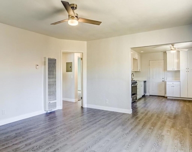 1031 E Pennsylvania Avenue - Photo Thumbnail 2