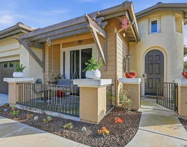 1109 Hampton Ct. - Photo Thumbnail 3