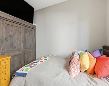 1109 Hampton Ct. - Photo Thumbnail 31