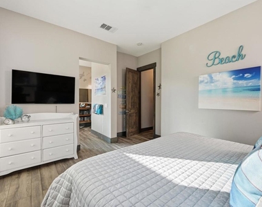 1109 Hampton Ct. - Photo Thumbnail 28