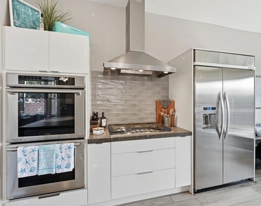 1109 Hampton Ct. - Photo Thumbnail 12