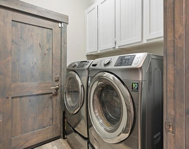 1109 Hampton Ct. - Photo Thumbnail 33