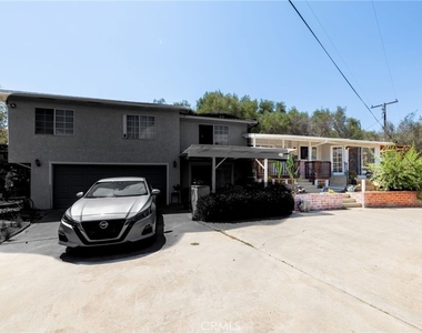 2576 Green Hills - Photo Thumbnail 4