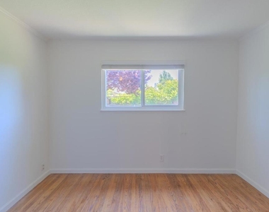 6944 Cedar Lane - Photo Thumbnail 16