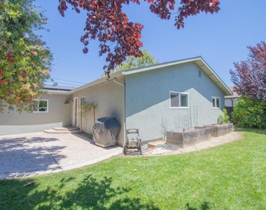 6944 Cedar Lane - Photo Thumbnail 2