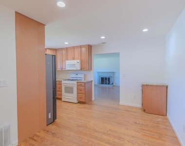 6944 Cedar Lane - Photo Thumbnail 11