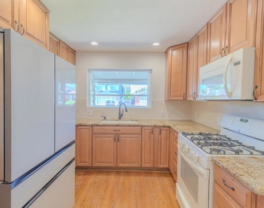 6944 Cedar Lane - Photo Thumbnail 10