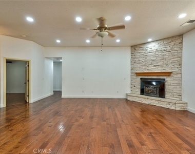 1217 Cathedral Creek Court - Photo Thumbnail 21