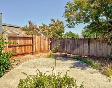 1217 Cathedral Creek Court - Photo Thumbnail 57