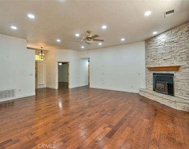 1217 Cathedral Creek Court - Photo Thumbnail 20