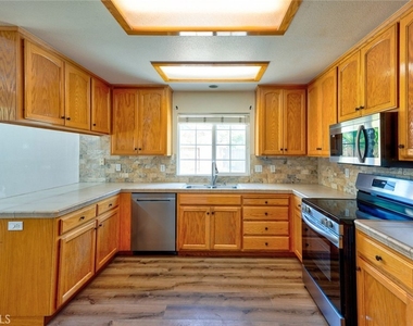 1217 Cathedral Creek Court - Photo Thumbnail 27