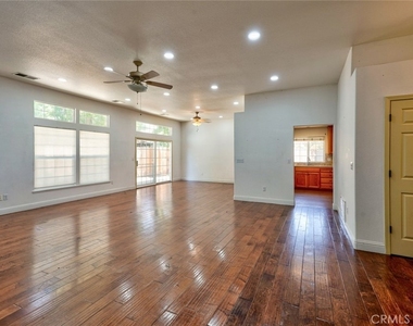 1217 Cathedral Creek Court - Photo Thumbnail 6