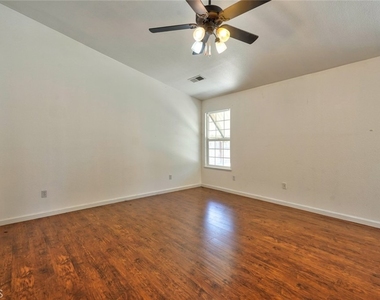 1217 Cathedral Creek Court - Photo Thumbnail 10