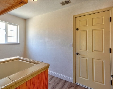 1217 Cathedral Creek Court - Photo Thumbnail 32