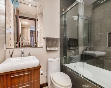 2209 Crestview Place - Photo Thumbnail 17