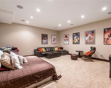 2209 Crestview Place - Photo Thumbnail 19