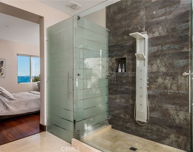 2209 Crestview Place - Photo Thumbnail 14