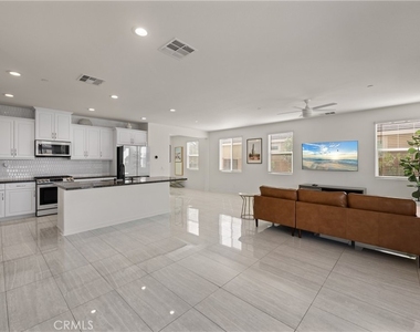 50105 Rocamora Street - Photo Thumbnail 6