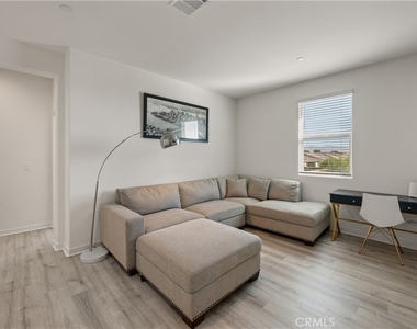50105 Rocamora Street - Photo Thumbnail 24