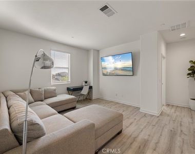 50105 Rocamora Street - Photo Thumbnail 23