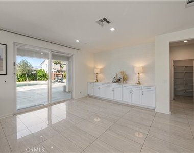 50105 Rocamora Street - Photo Thumbnail 9