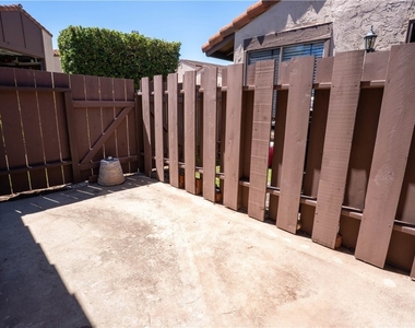 2055 Earl Glen - Photo Thumbnail 30