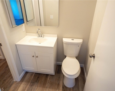 2055 Earl Glen - Photo Thumbnail 23