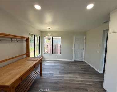 2055 Earl Glen - Photo Thumbnail 18