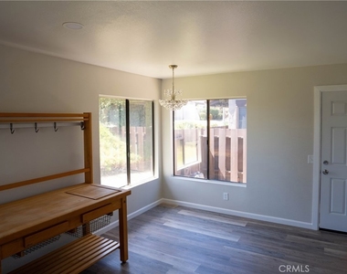 2055 Earl Glen - Photo Thumbnail 17