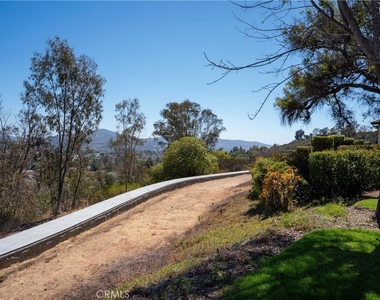 2055 Earl Glen - Photo Thumbnail 5