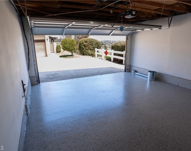 2055 Earl Glen - Photo Thumbnail 33