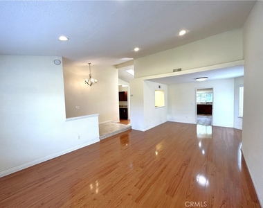 904 Sky Meadow - Photo Thumbnail 15