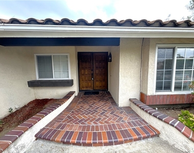 904 Sky Meadow - Photo Thumbnail 2