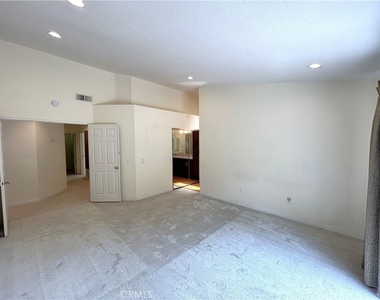 904 Sky Meadow - Photo Thumbnail 19