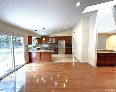 904 Sky Meadow - Photo Thumbnail 8